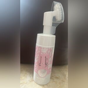 Mocallure Yara Inspired Cleansing Mousse